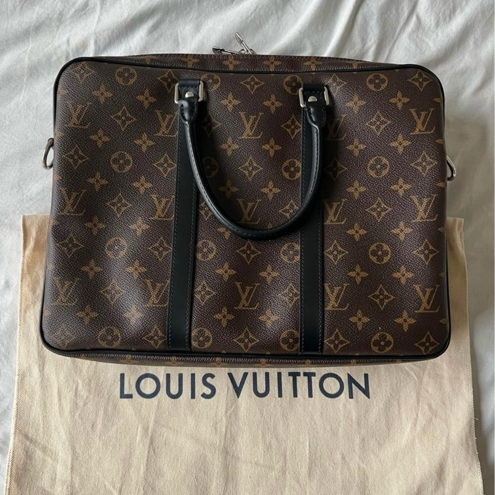 Louis Vuitton Porte Documents Voyage PM